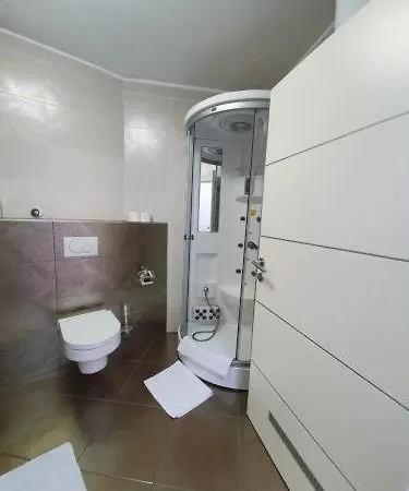 Aron Apartment