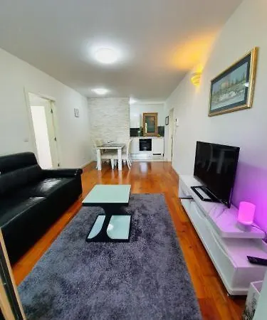 Apartment Aron Makarska