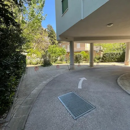 Apartment Aron *