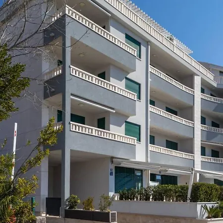 Aron Apartment Makarska